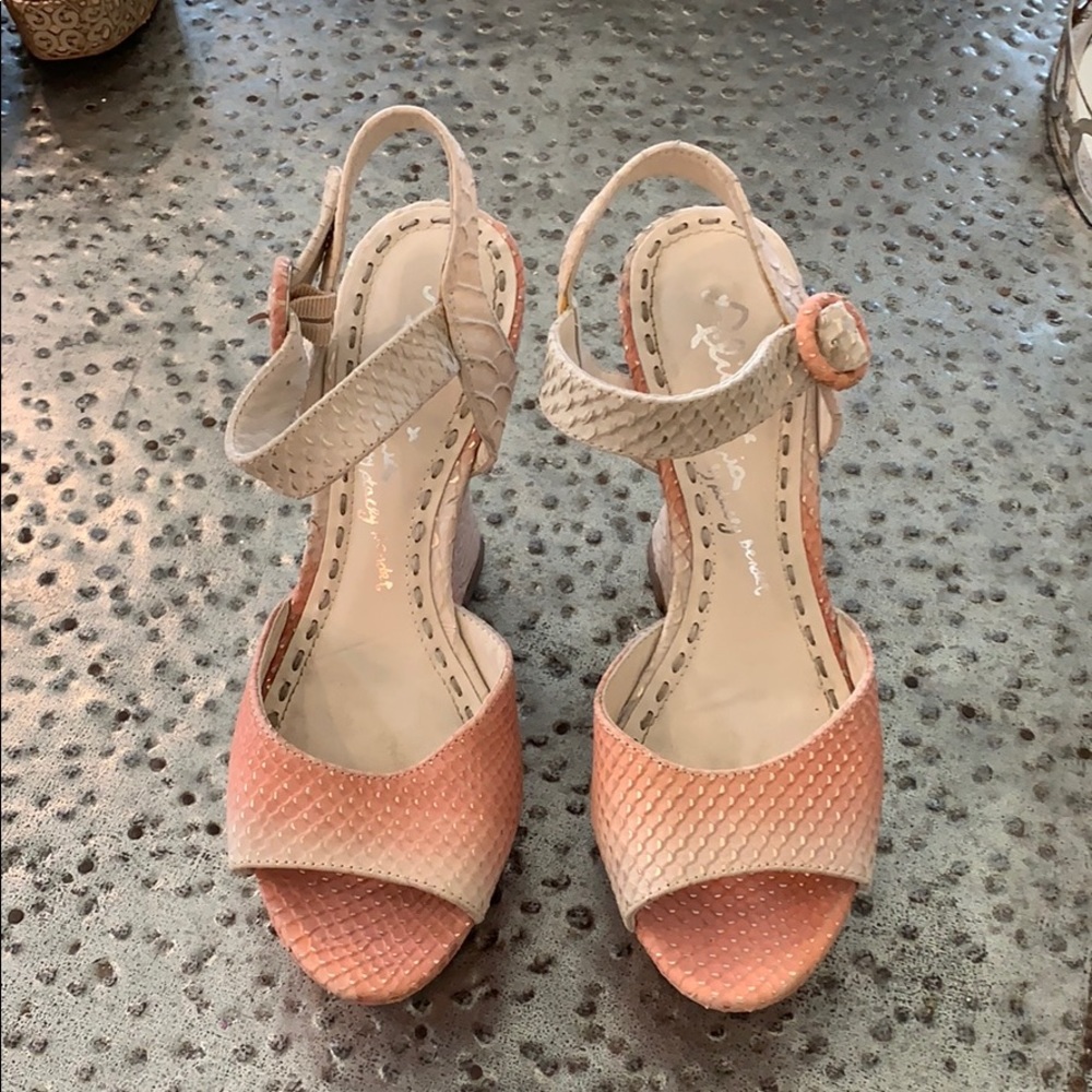 Alice + Olivia Pink and Beige Wedges
